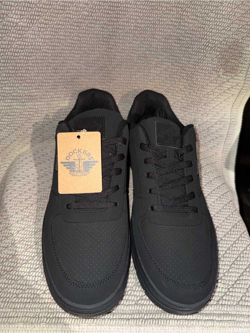 Dockers Men's Matte Black Lace-Up Sneakers